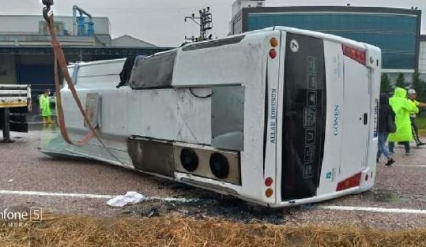Balıkesir'de otobüs devrildi: 1 ölü, 8 yaralı