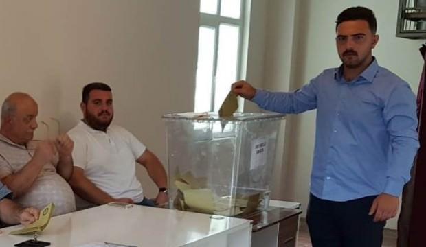 Tekrarlanan seçimde muhtarlık babadan oğula geçti