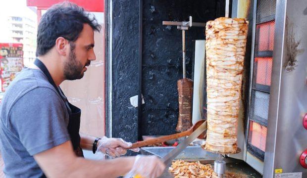 İş bulamayan mühendis ‘diplomalı’ dönerci dükkanı açtı