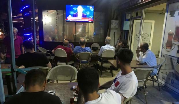 Tarihi ortak yayın kahvehaneleri doldurdu