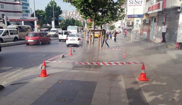 Yer altından çıkan duman paniğe neden oldu
