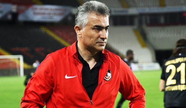 Akhisarspor'un yeni hocası! 1+1 yıllık anlaşma