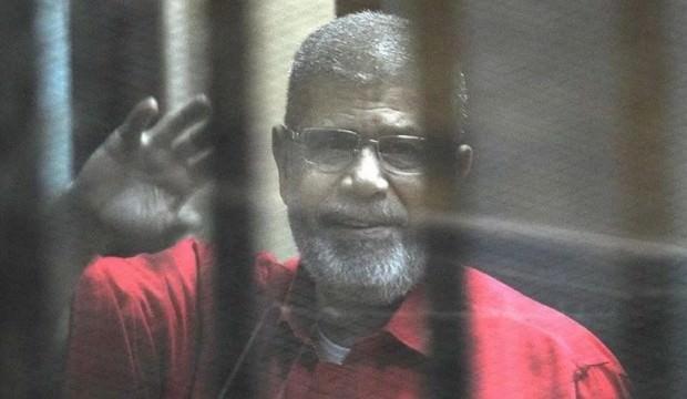 Arap dünyası Muhammed Mursi için ayakta! Peş peşe açıklamalar