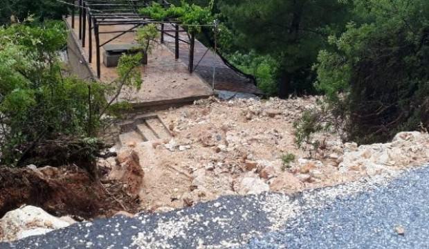 Silifke'de sağanak, sele yol açtı