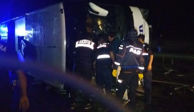 Yolcu otobüsü devrildi: 16 yaralı