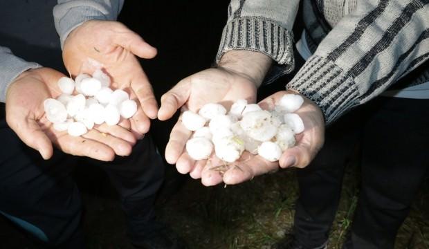 Yozgat'ta ceviz büyüklüğünde dolu yağdı
