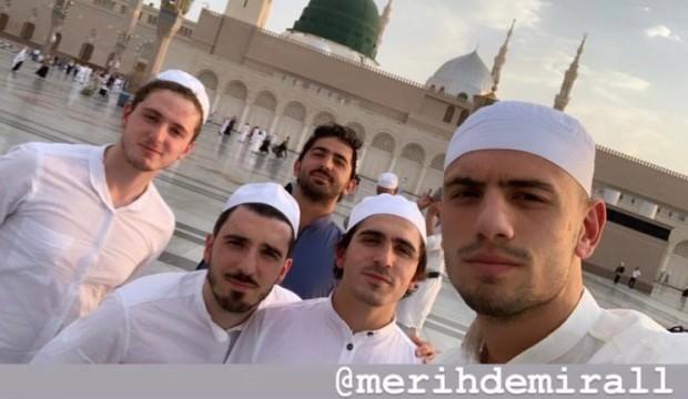 Merih Demiral ile Abdülkadir Ömür Umre'de