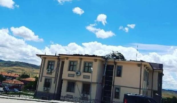 Fırtına, kaymakamlık binasının çatısını uçurdu