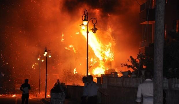 Reyhanlı'da bir apartmanın bodrum katında patlama!