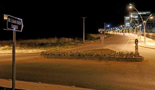 Valilik reddetmişti, gece yarısı tabelayı değiştirdiler