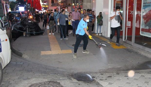 Trabzon'un en işlek caddesinde panik! Yüzlercesi istila etti