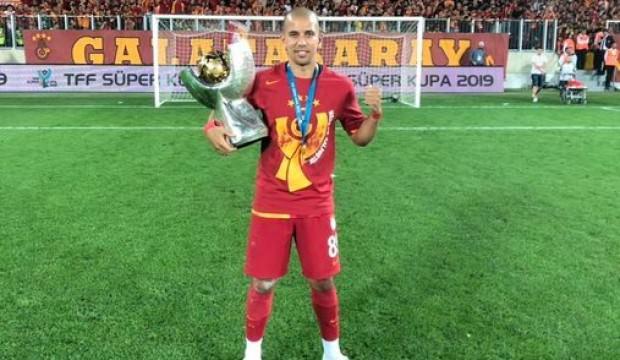 Uçakta rahatsızlanan Feghouli ameliyat oldu