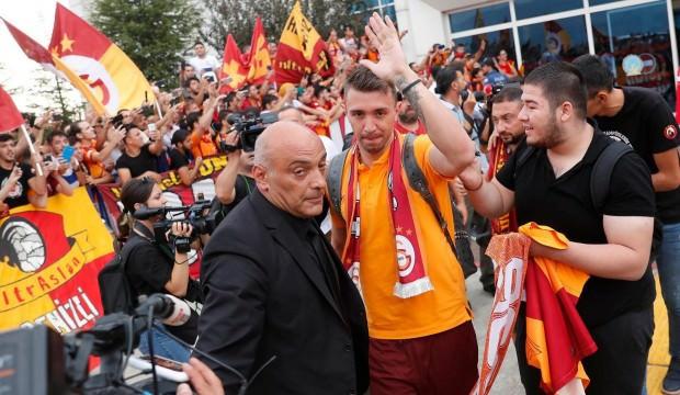 Denizli'de G.Saray'a coşkulu karşılama