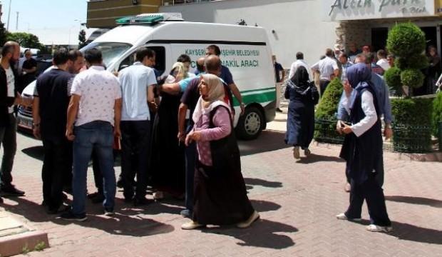 'Evlatlıksın' deyince cinnet getirdi: Yengesini öldürdü