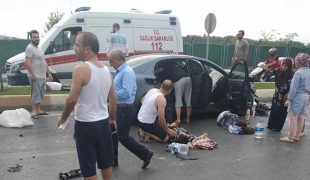 Korkunç kaza! Her yere savruldular