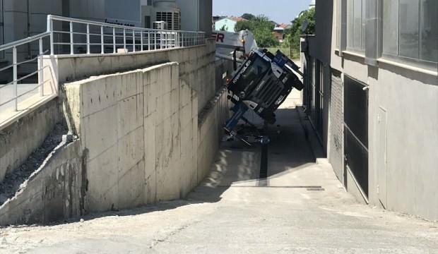 Facia göz göre göre gelmiş