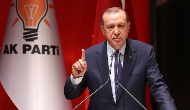 Küskünlere seslendi: Gittiğiniz yere varınca bir çaldırın...