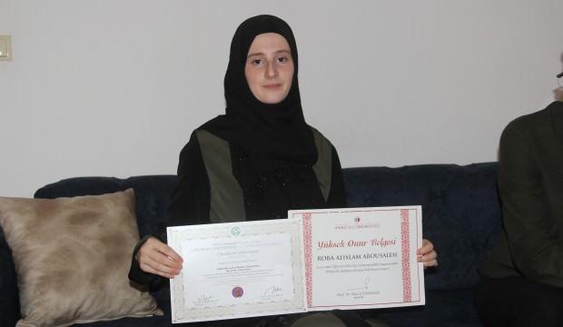 Suriyeli kadın 2 üniversite bitirdi, üçüncüye başladı
