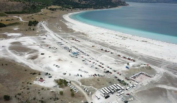 Salda Gölü'ndeki ziyaretçi sayısı 800 binin üzerine çıktı