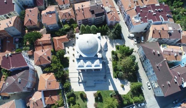 Tarihi caminin bahçesine çocuk parkı kurulacak