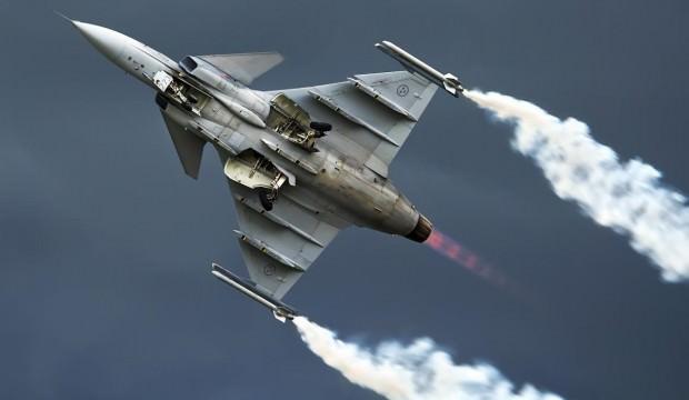 İlk Gripen savaş uçaklarını törenle teslim aldılar