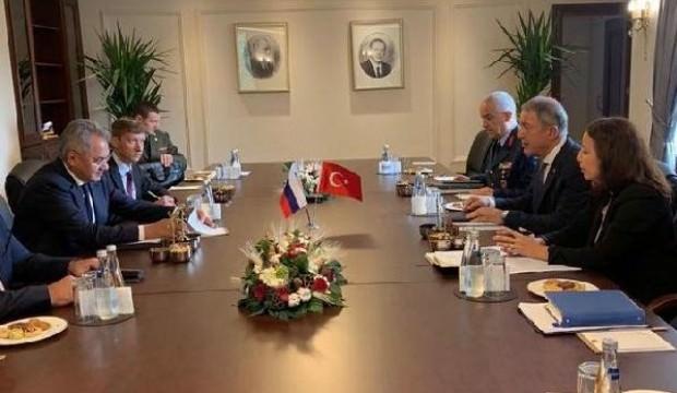 Bakan Akar, Rus mevkidaşı ile görüştü