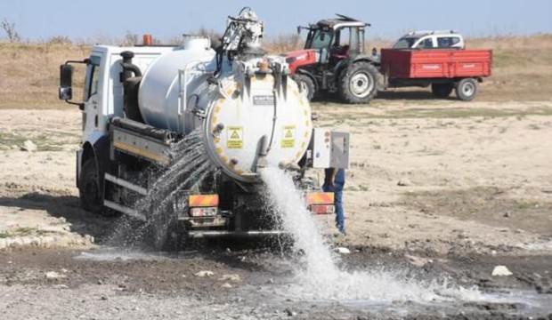 Balıkların öldüğü Oruçlu Göleti’ne tankerle 170 ton su bırakıldı
