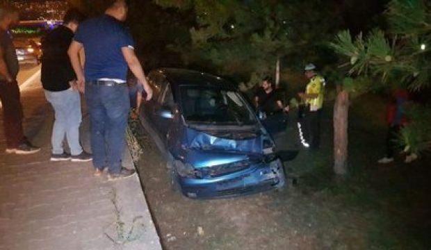 Karabük'te takla atan otomobil ağaçlara takıldı