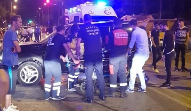 Kontrolden çıkan otomobil 11 araca birden çarptı