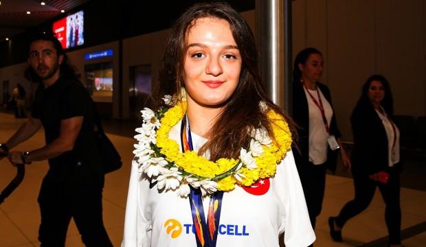 'Türkiye seninle gurur duyuyor' sloganının yakıştığı tek isim'