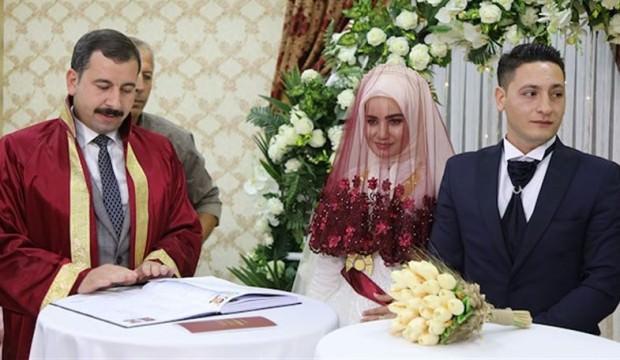 Düğünde takı yerine yetim çocuk