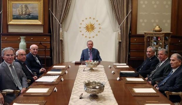 Külliye'de iki saatlik kritik toplantı!