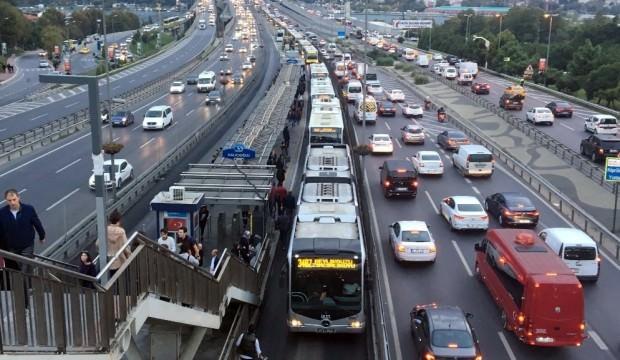Metrobüsten yıllık 165 milyon dolar gelir elde ediliyor!