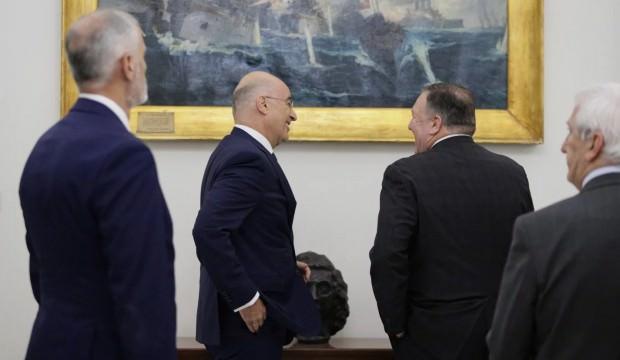 Yunanistan'da Türkiye'ye skandal mesaj!