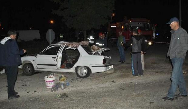 Bursa'da otomobiller çarpıştı: 2 ölü, 2 yaralı