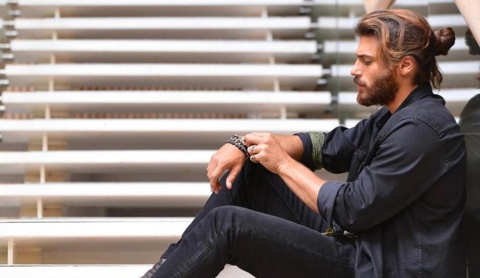 Can Yaman Roma'ya gitti! Havalimanında izdiham...