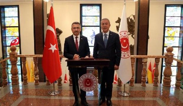 Cumhurbaşkanı Yardımcısı Oktay, Bakan Akar'ı ziyaret etti