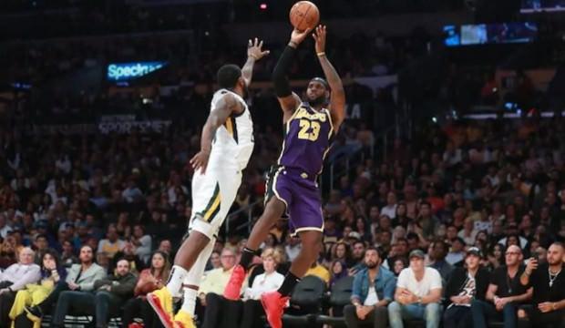 Lakers ilk galibiyetini aldı