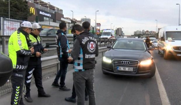 İstanbul'da ilk gün bilançosu: 63 çakarlı araç yakalandı