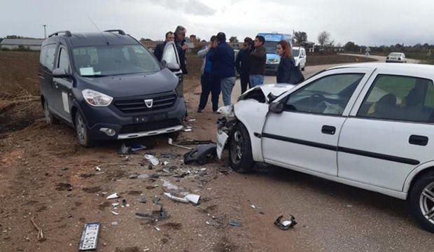 Kamu görevlerini taşıyan araç kaza yaptı: 1 yaralı