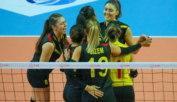 6 saat 30 dakika süren olaylı derbi Göztepe’nin
