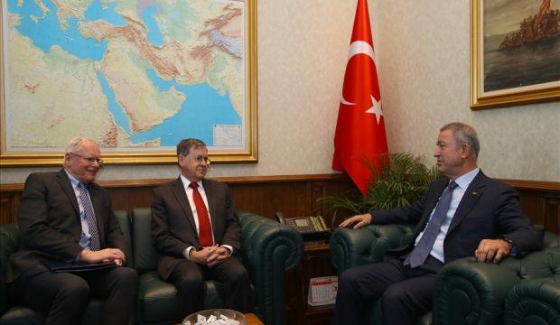 Bakan Akar Jeffrey'i kabul etti