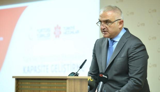 Bakan Ersoy: 'Türkiye Mezunları Derneklerini gerçekten önemsiyoruz'