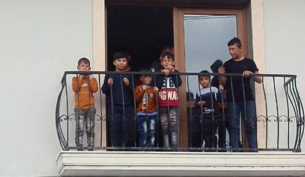 Foça'da 42 Afgan göçmen yakalandı