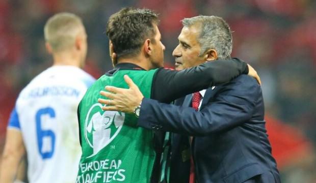 Emre Belözoğlu: Bu takımın parçası olmak büyük şeref