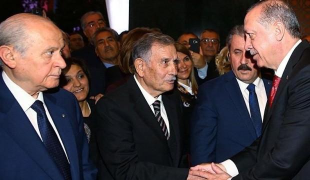 Eski Başbakan Yıldırım Akbulut hastaneye kaldırıldı