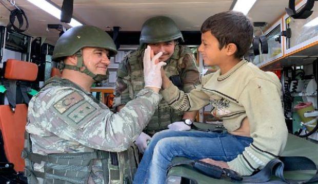 Resulayn'ın doğusunda insani yardımlar dağıtıldı