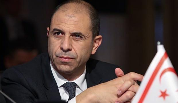 Özersay'dan KKTC bayrağının yakıldığı Kıbrıs Rum kesimine tepki