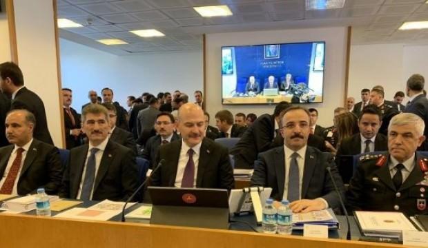 Süleyman Soylu, HDP'lilerin elini sıkmadı