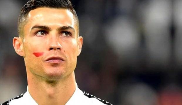 Yıldız futbolculardan kadına şiddete tepki!